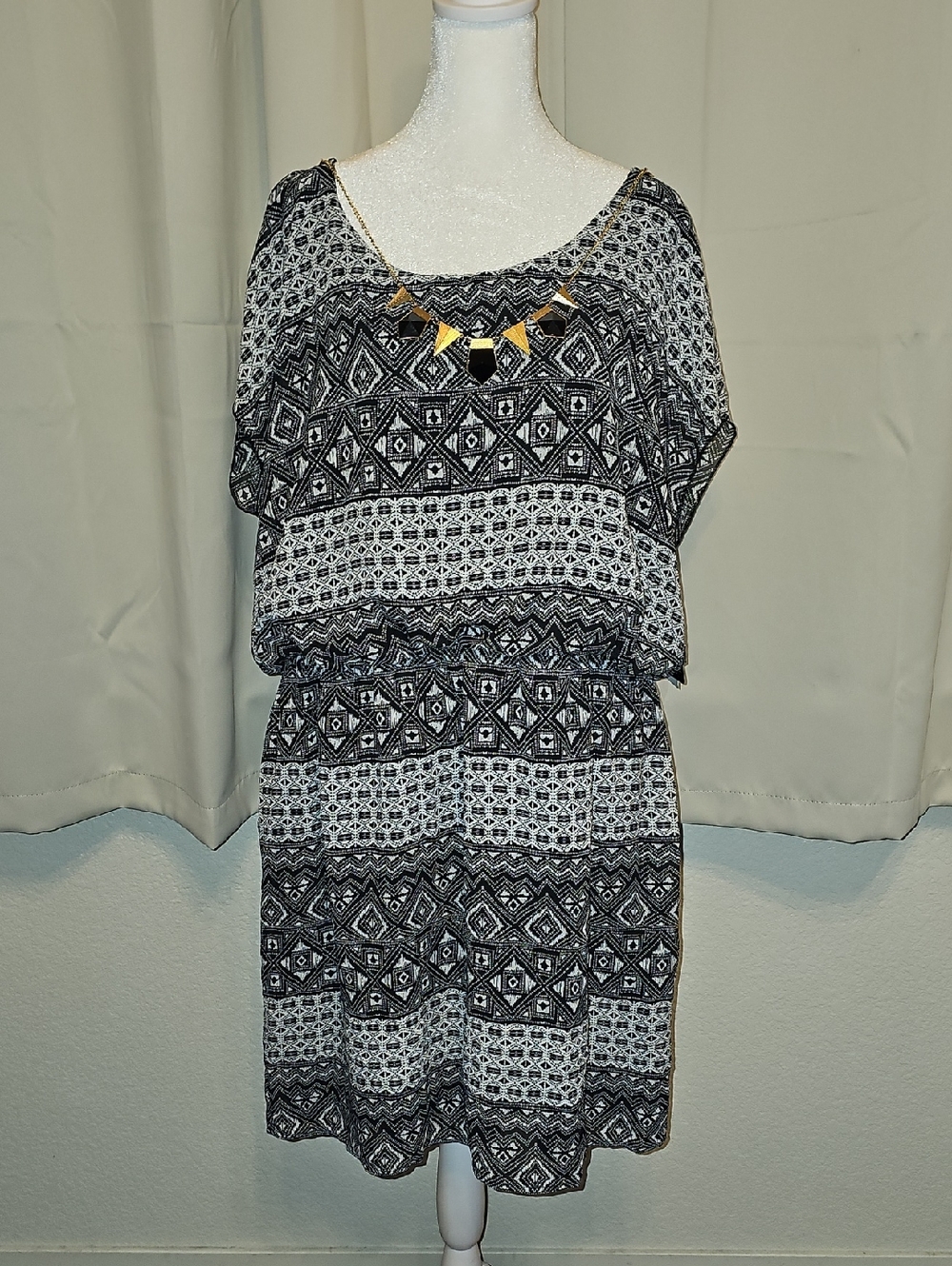 City Triangles Black and White Geometric Midi Dress Cunched Waist New Jrs 2x